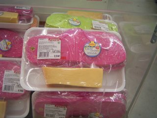 新品のサンダルにチーズの匂いがもう付いている