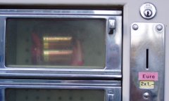 金物屋自動販売機に販売されている電池